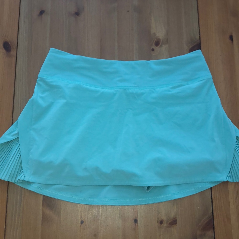 Lululemon Play off the Pleats Skirt!